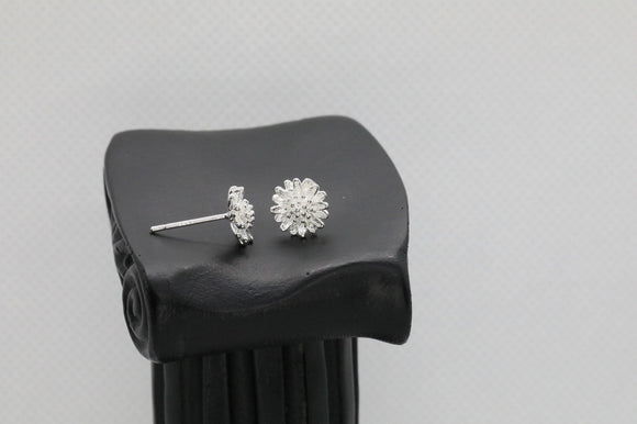 Sterling silver Stud earrings,daisy , Christmas gift includes gift box B01