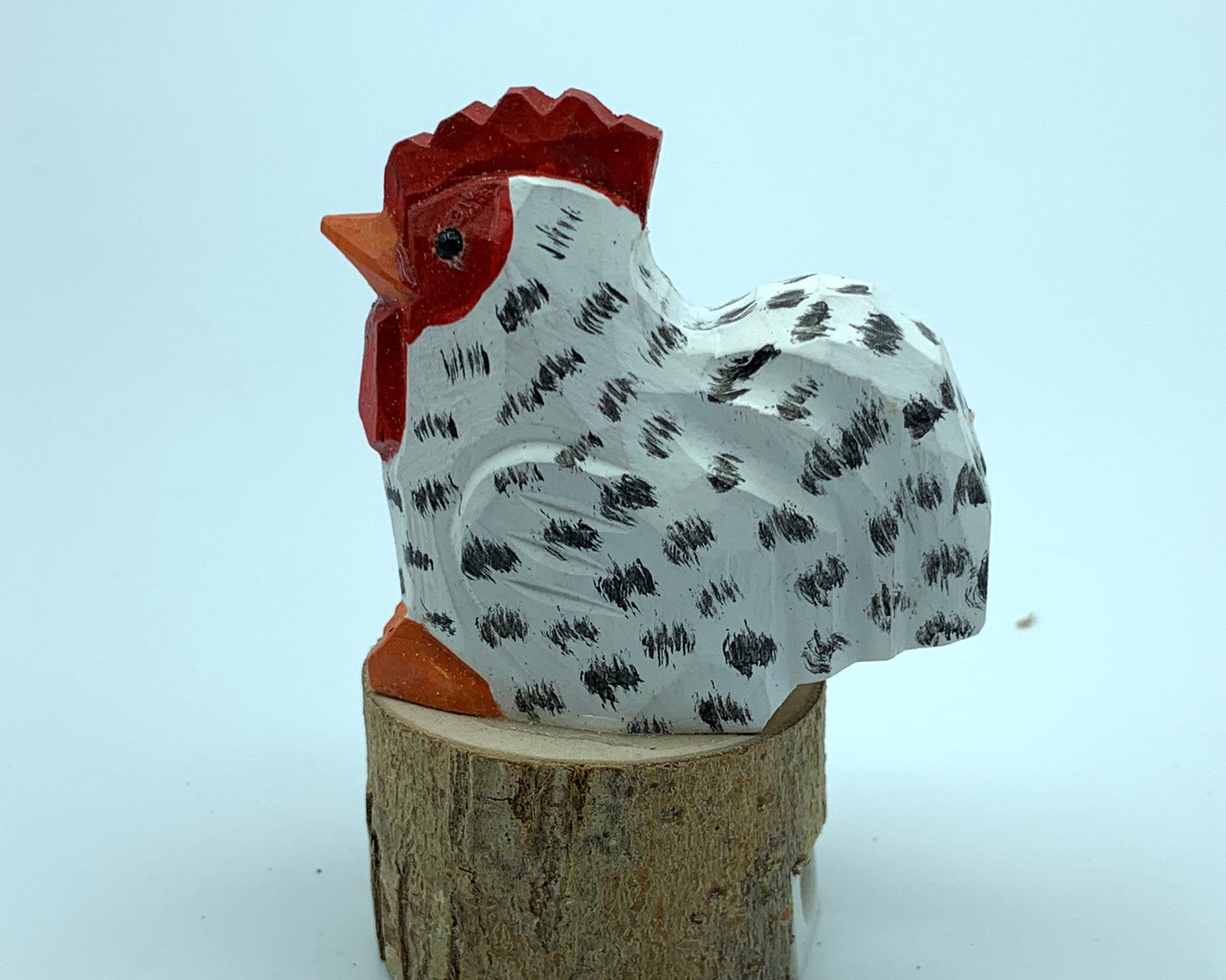 YEEYAYA hen handmade wood carvings Hen pencil sharpener room decor